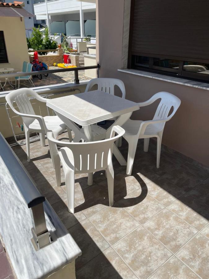 Aphrodite Keramotí Buitenkant foto